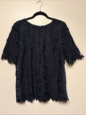 Cremieux Women’s Navy Floral Lace Short Sleeve Top. Size Large. NWT